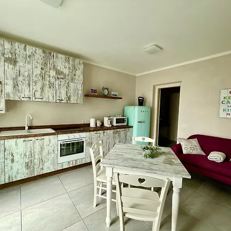 Fontanelle Gardapartments * Польпенацце-дель-Гарда
